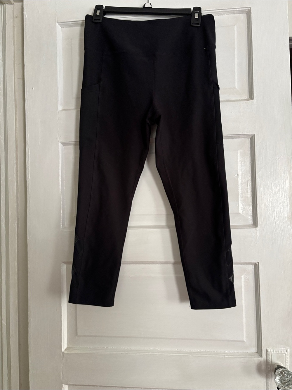 Mondetta Black Athletic Leggings with Side Pockets